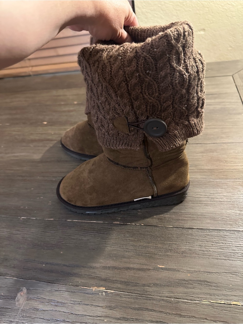 Women's Sz 7 Muk Luks Janie Knit Cuff Mid-Calf Boot Brown